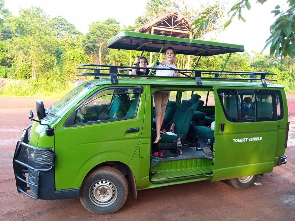 safari-van-hire