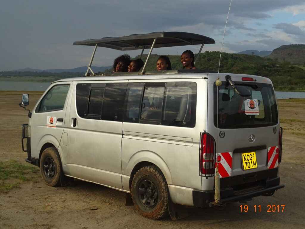 tanzania-tourist-van