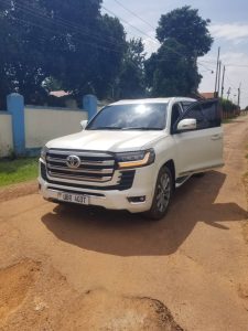 land-cruiser-v8-uganda